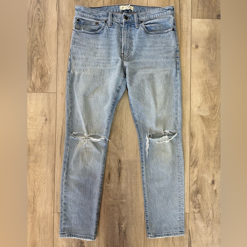 Madewell Men's Light Blue Distressed Athletic Slim Jeans 32x30